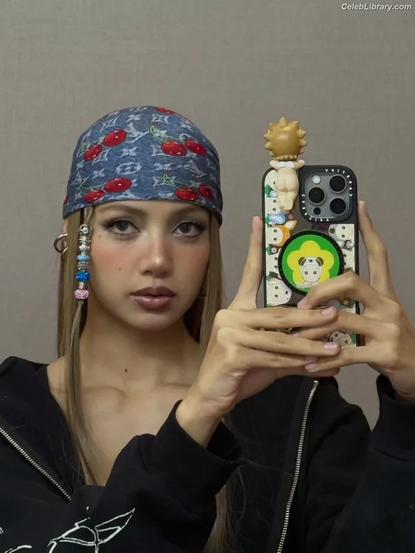 Lisa  BLΛƆKPIИK (Blackpink) photo 8 of 6190