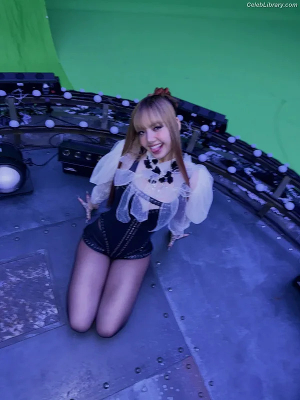 Lisa  BLΛƆKPIИK (Blackpink) photo 10 of 6190