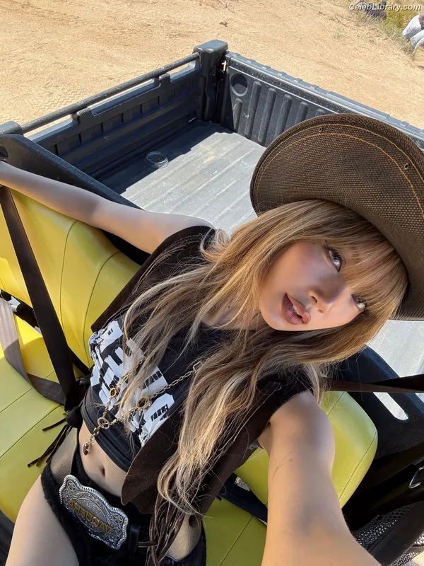 Lisa  BLΛƆKPIИK (Blackpink) photo 2 of 6190