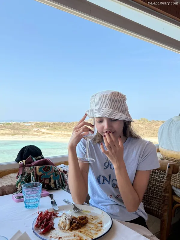 Lisa  BLΛƆKPIИK (Blackpink) photo 3 of 6190