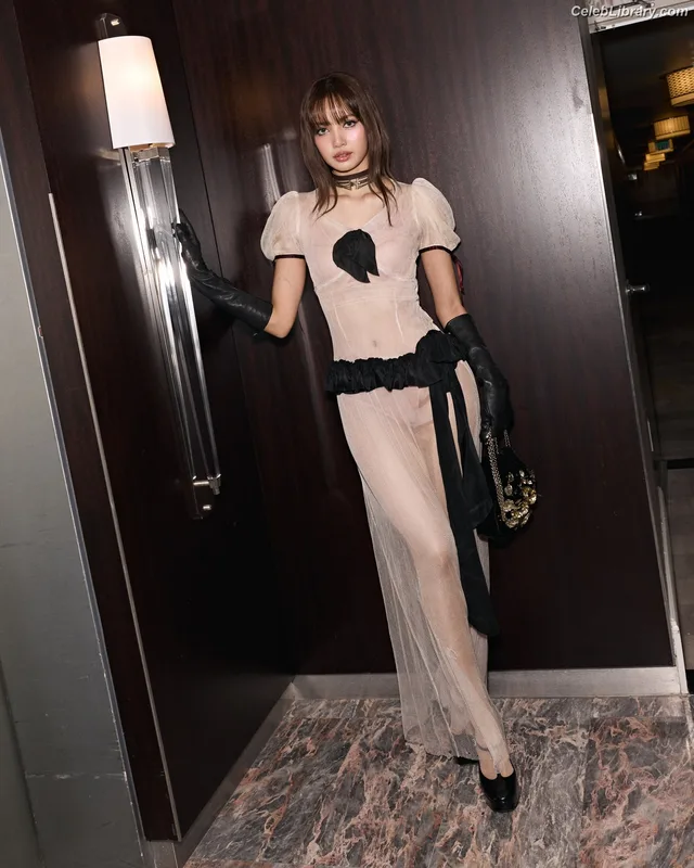 Lisa  BLΛƆKPIИK (Blackpink) photo 1 of 6190
