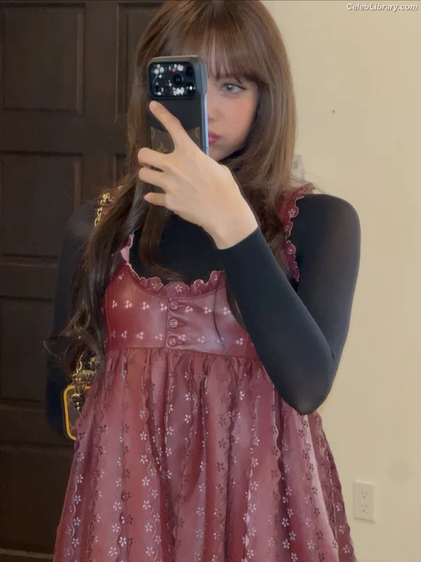 Lisa  BLΛƆKPIИK (Blackpink) photo 4 of 6190