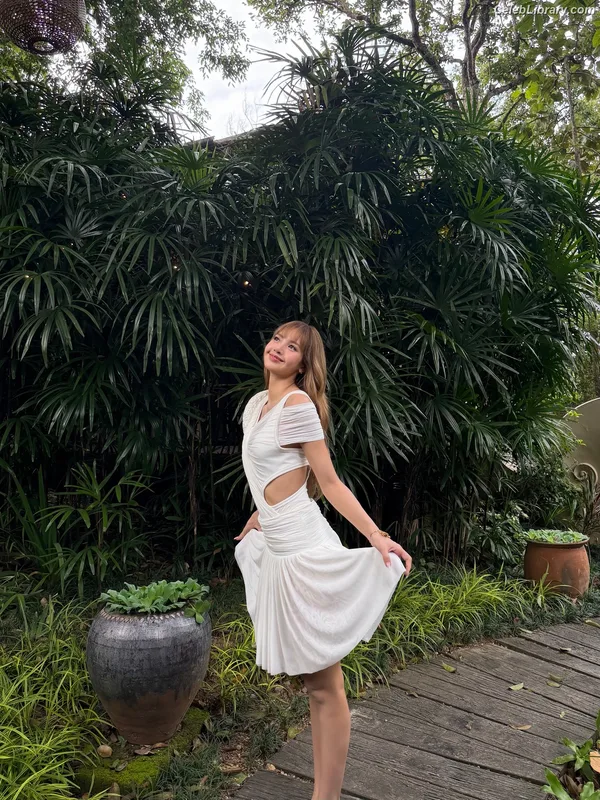 Lisa  BLΛƆKPIИK (Blackpink) photo 13 of 6190