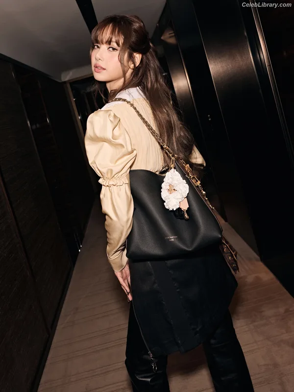 Lisa  BLΛƆKPIИK (Blackpink) photo 5 of 6190