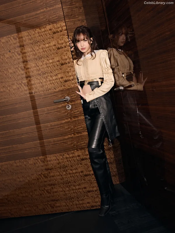 Lisa  BLΛƆKPIИK (Blackpink) photo 10 of 6190