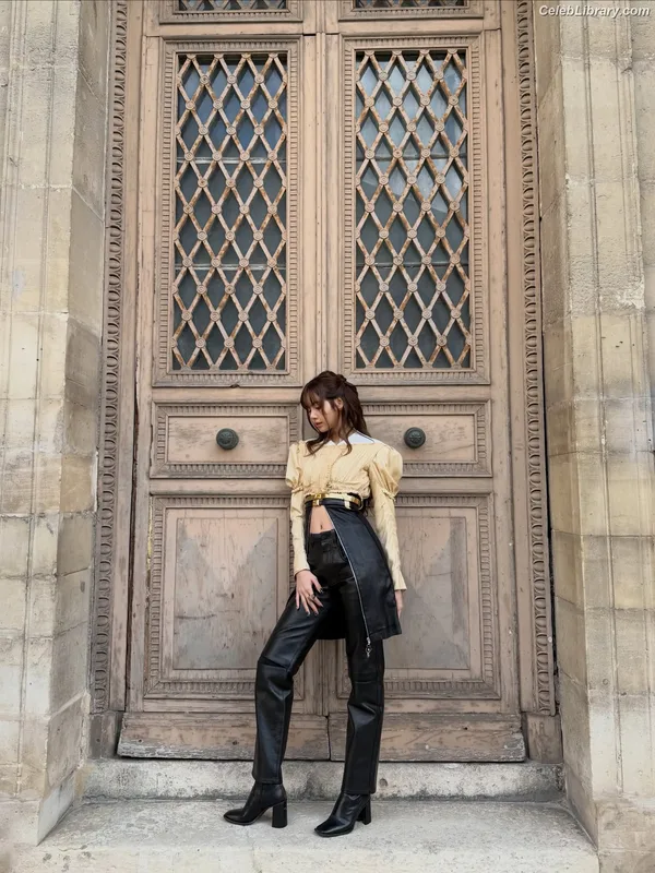 Lisa  BLΛƆKPIИK (Blackpink) photo 16 of 6190