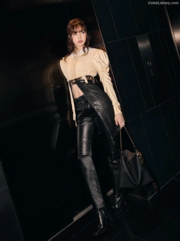 Lisa  BLΛƆKPIИK (Blackpink) photo 20 of 6190