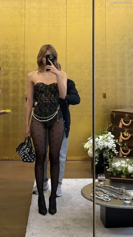 Lisa  BLΛƆKPIИK (Blackpink) photo 7 of 6190
