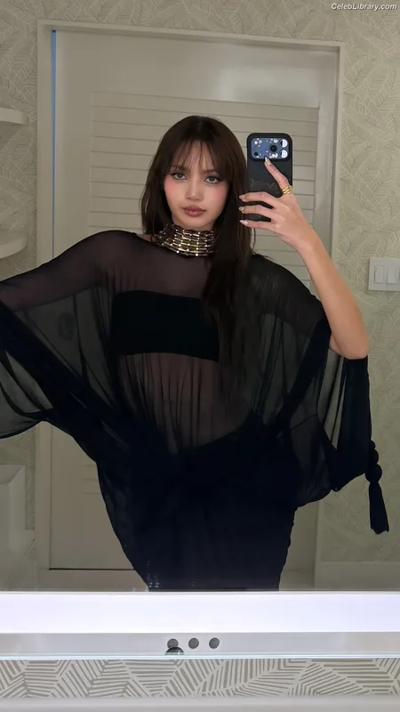 Lisa  BLΛƆKPIИK (Blackpink) photo 19 of 6190
