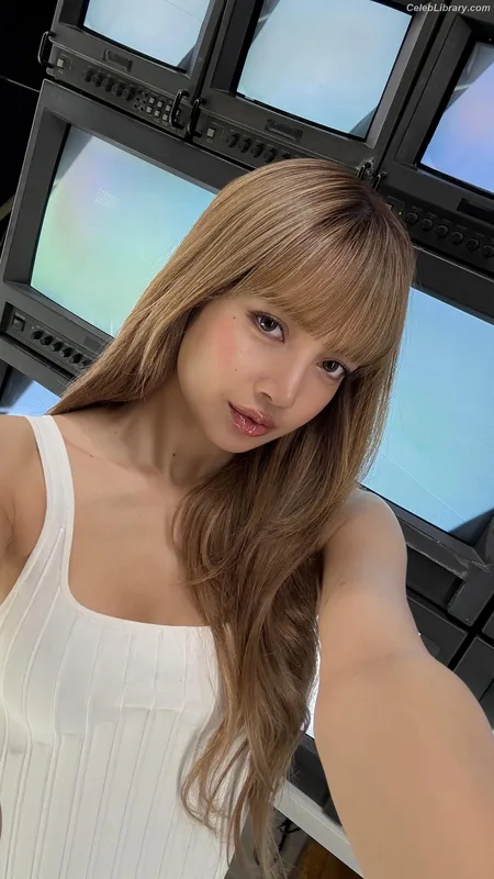 Lisa  BLΛƆKPIИK (Blackpink) photo 5 of 6190