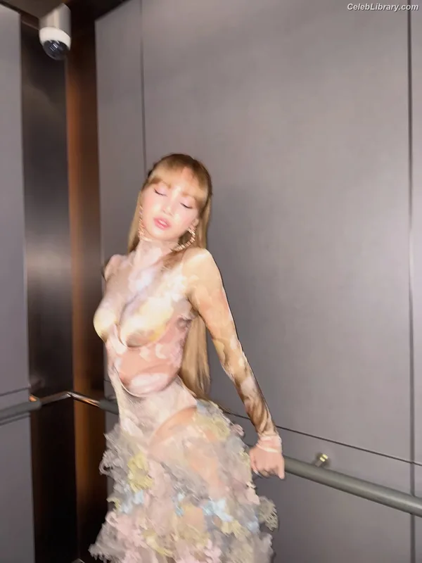 Lisa  BLΛƆKPIИK (Blackpink) photo 11 of 6190