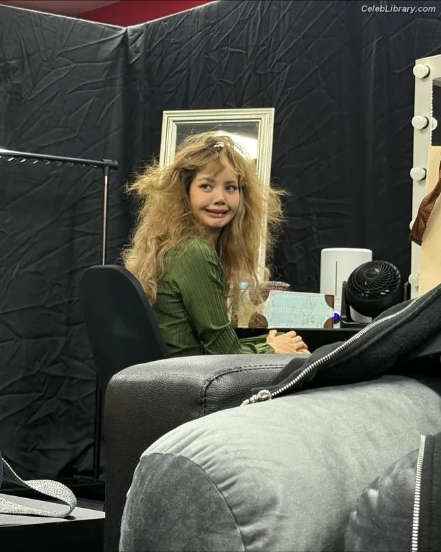 Lisa  BLΛƆKPIИK (Blackpink) photo 19 of 6190