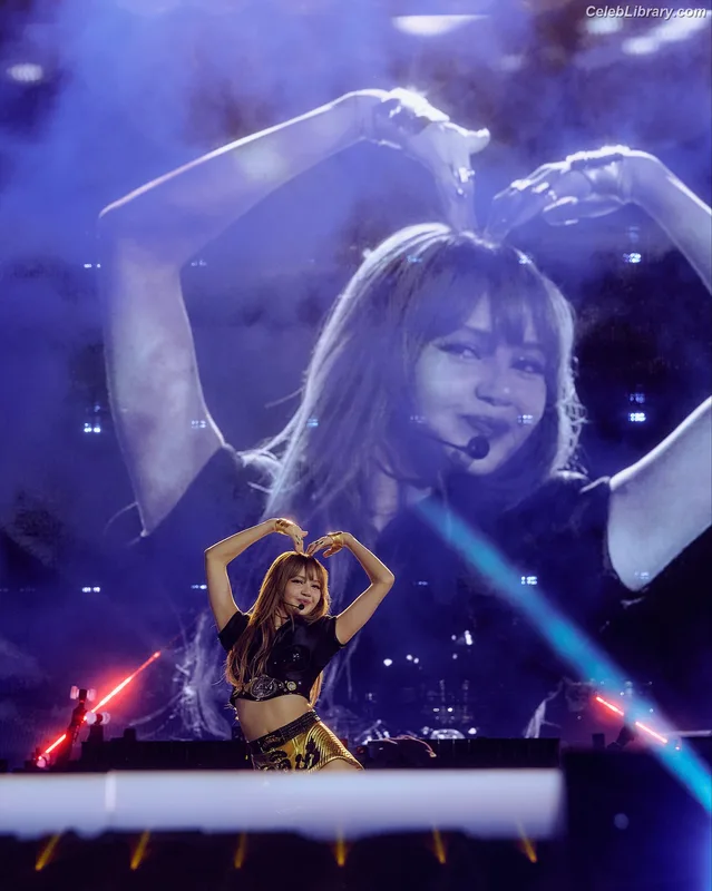 Lisa  BLΛƆKPIИK (Blackpink) photo 21 of 6190