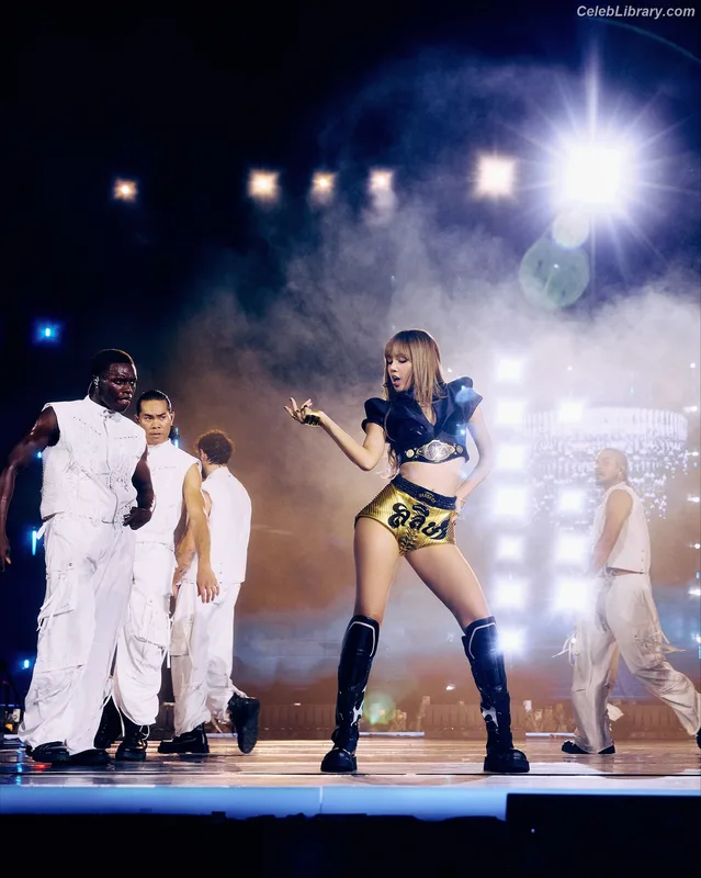 Lisa  BLΛƆKPIИK (Blackpink) photo 4 of 6190