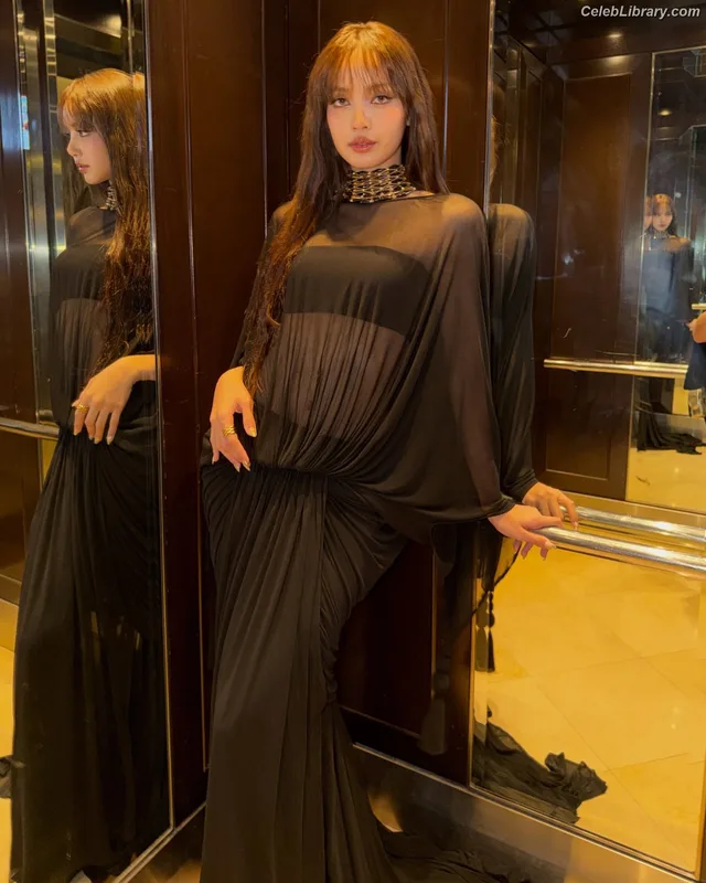 Lisa  BLΛƆKPIИK (Blackpink) photo 11 of 6190