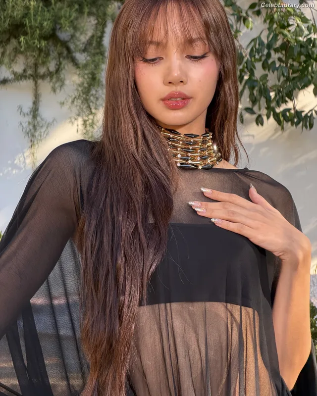 Lisa  BLΛƆKPIИK (Blackpink) photo 12 of 6190