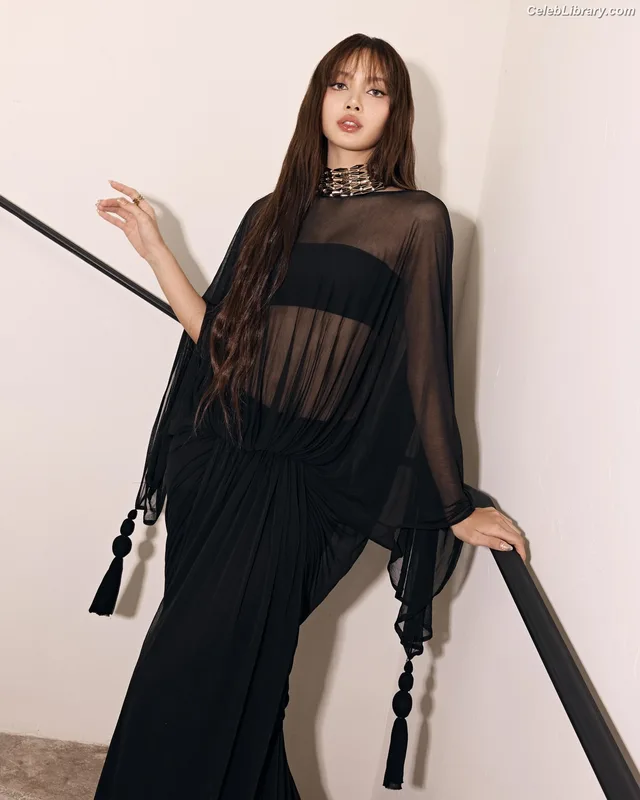 Lisa  BLΛƆKPIИK (Blackpink) photo 13 of 6190