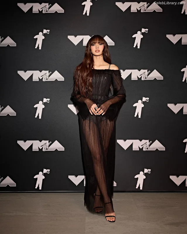 Lisa BLΛƆKPIИK (Blackpink) photo 16 of 6190