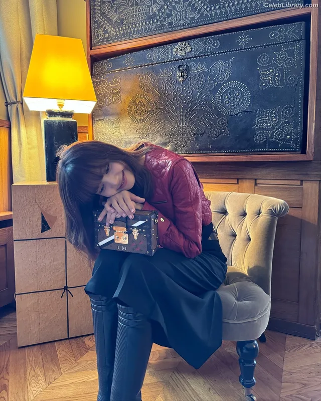 Lisa  BLΛƆKPIИK (Blackpink) photo 1 of 6190