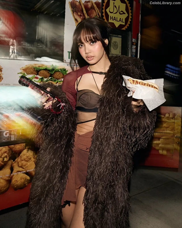 Lisa  BLΛƆKPIИK (Blackpink) photo 18 of 6190