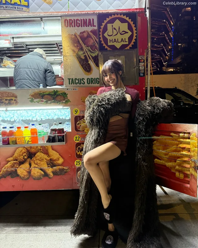 Lisa  BLΛƆKPIИK (Blackpink) photo 1 of 6190