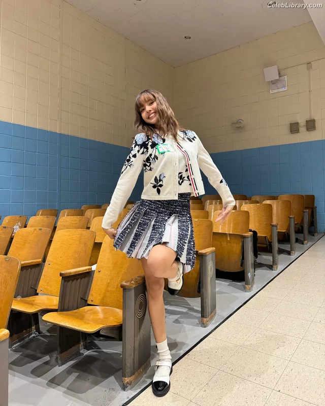 Lisa  BLΛƆKPIИK (Blackpink) photo 12 of 6190