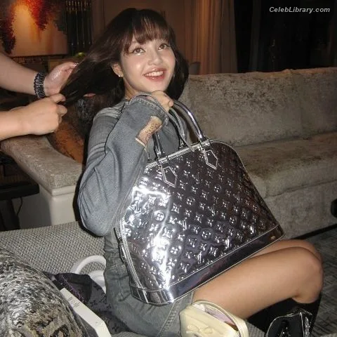 Lisa  BLΛƆKPIИK (Blackpink) photo 20 of 6190