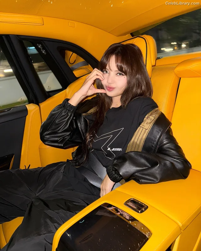 Lisa  BLΛƆKPIИK (Blackpink) photo 23 of 6190