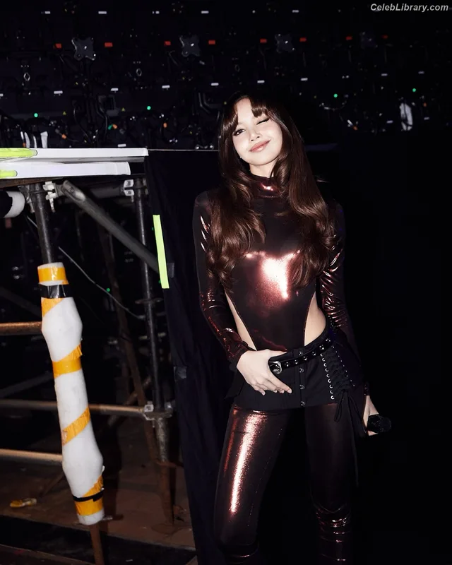 Lisa  BLΛƆKPIИK (Blackpink) photo 20 of 6190