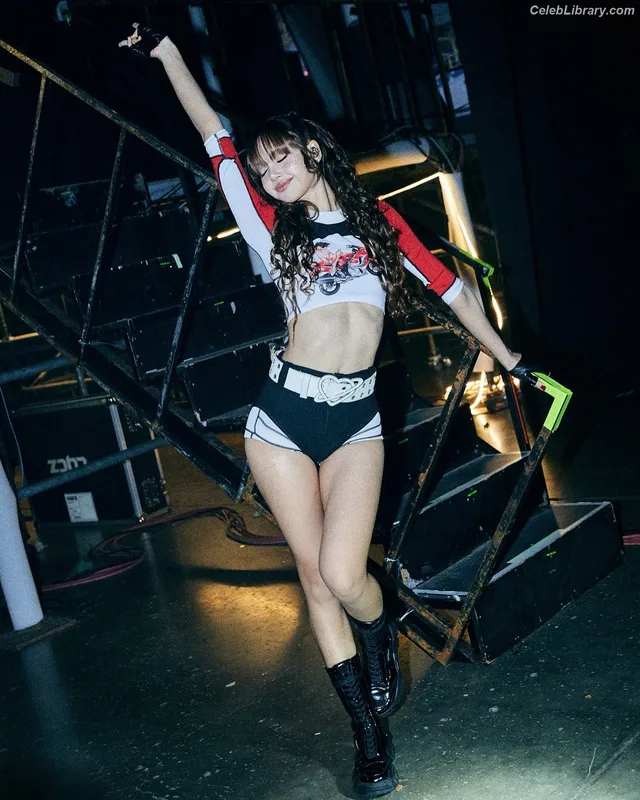 Lisa BLΛƆKPIИK (Blackpink) photo 4 of 6190