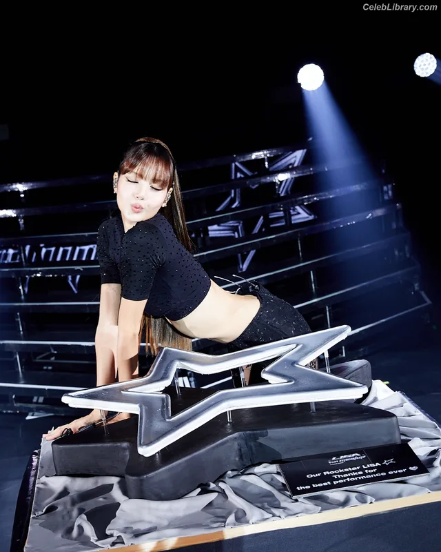 Lisa BLΛƆKPIИK (Blackpink) photo 8 of 6190