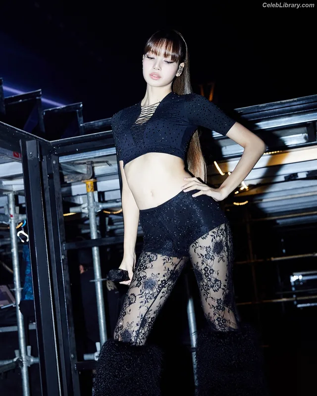 Lisa BLΛƆKPIИK (Blackpink) photo 13 of 6190
