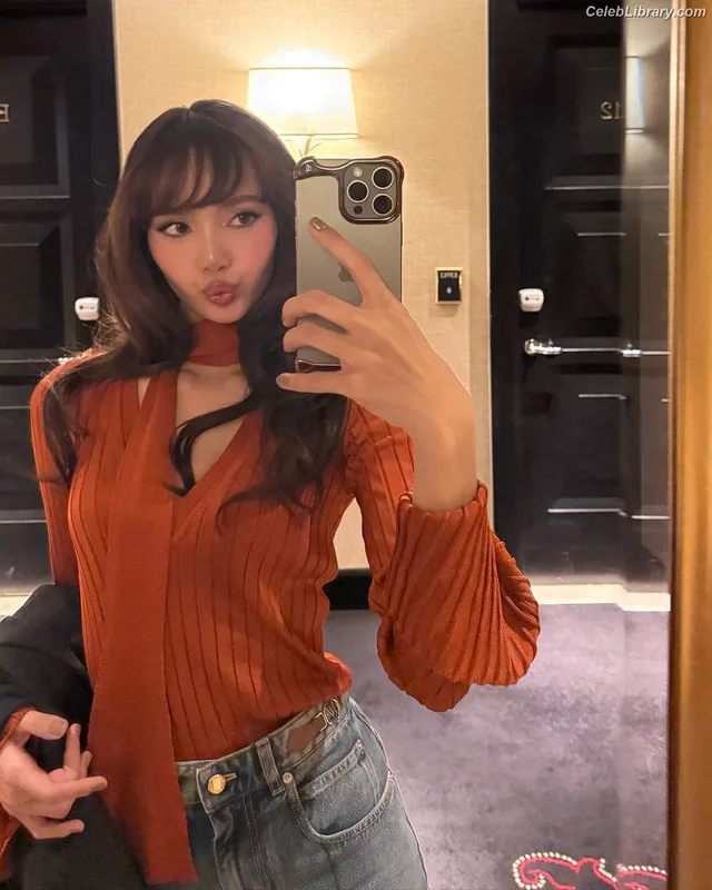 Lisa BLΛƆKPIИK (Blackpink) photo 22 of 6190
