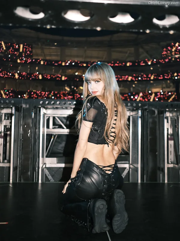 Lisa BLΛƆKPIИK (Blackpink) photo 18 of 6190