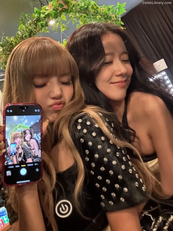 Lisa BLΛƆKPIИK (Blackpink) photo 10 of 6190