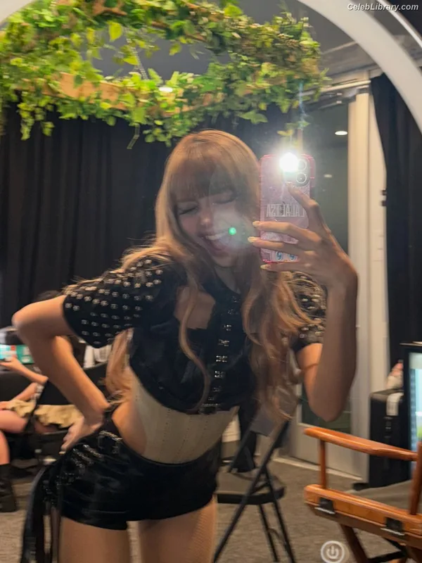 Lisa BLΛƆKPIИK (Blackpink) photo 13 of 6190