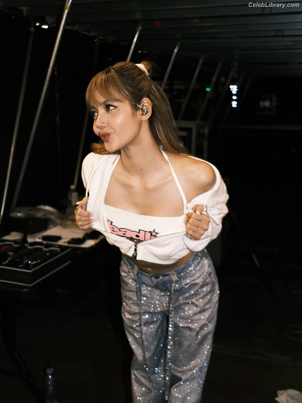 Lisa BLΛƆKPIИK (Blackpink) photo 14 of 6190