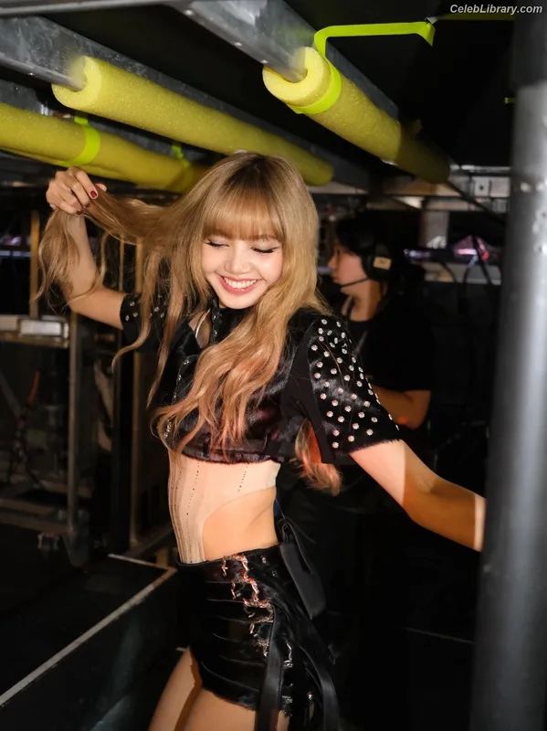 Lisa  BLΛƆKPIИK (Blackpink) photo 10 of 6190