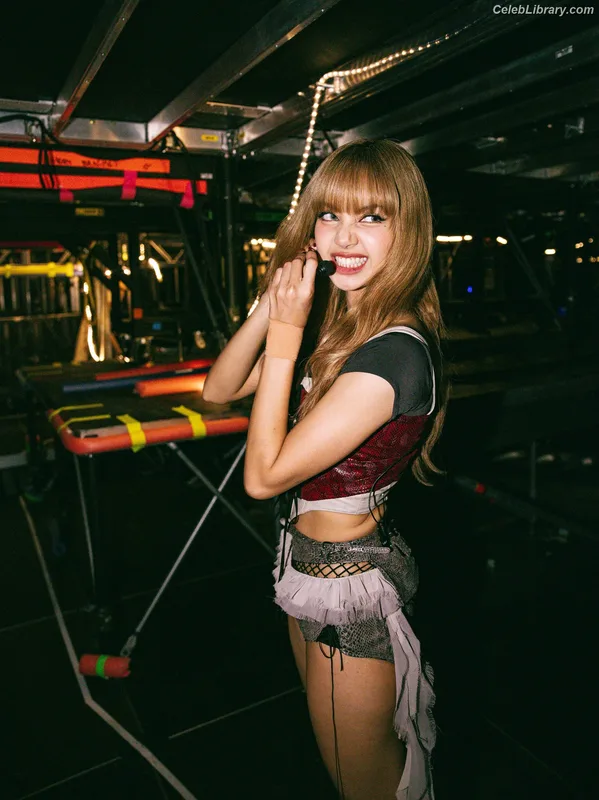 Lisa  BLΛƆKPIИK (Blackpink) photo 15 of 6190