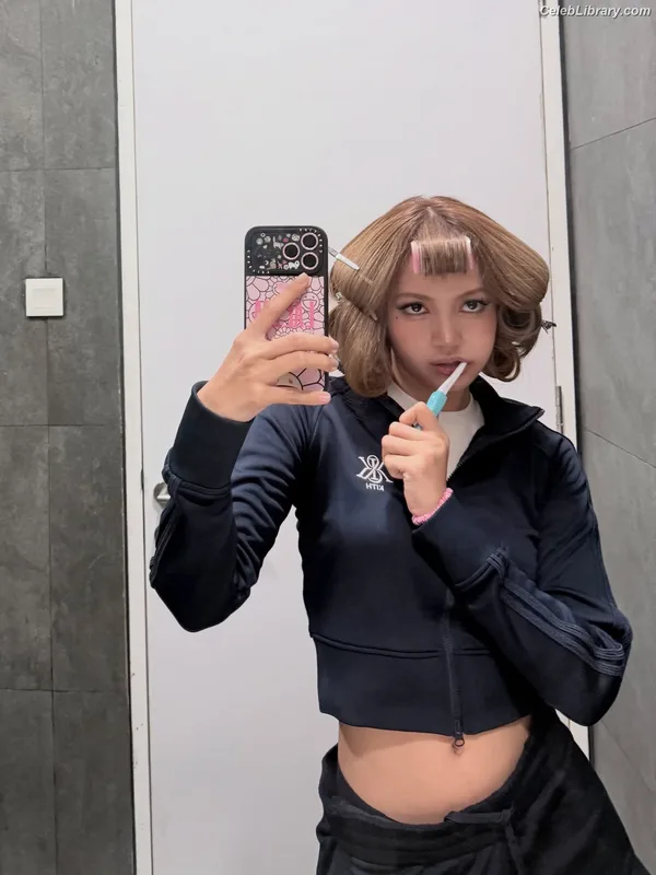 Lisa  BLΛƆKPIИK (Blackpink) photo 2 of 6190