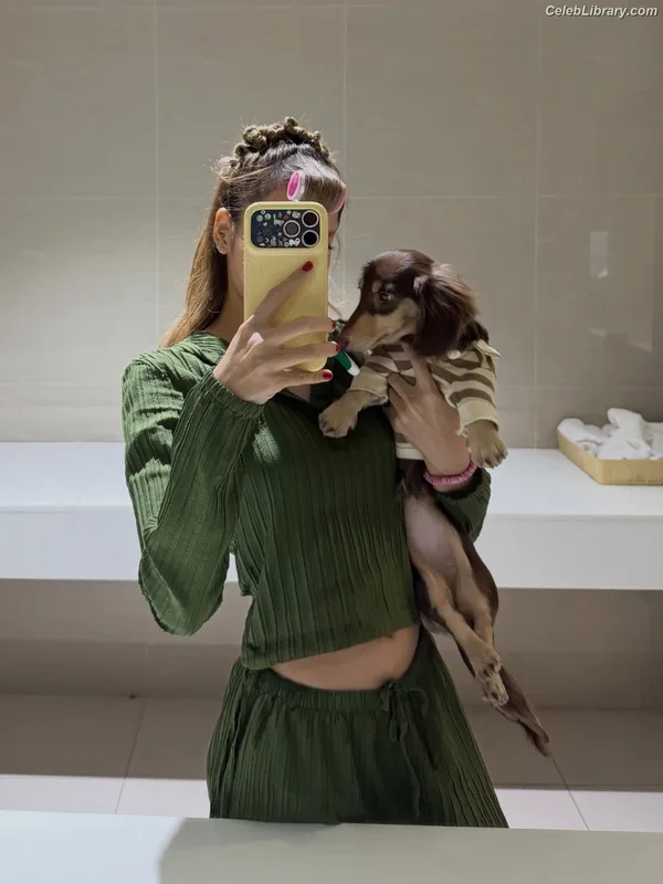 Lisa  BLΛƆKPIИK (Blackpink) photo 10 of 6190