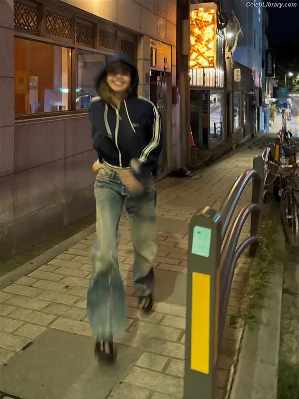 Lisa  BLΛƆKPIИK (Blackpink) photo 14 of 6190