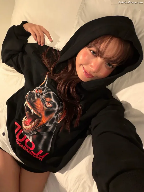 Lisa  BLΛƆKPIИK (Blackpink) photo 4 of 6190