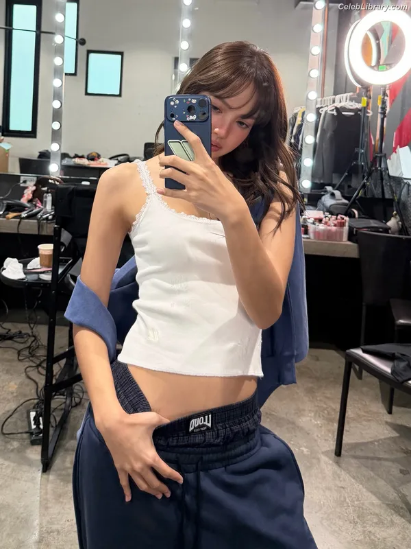 Lisa  BLΛƆKPIИK (Blackpink) photo 7 of 6190