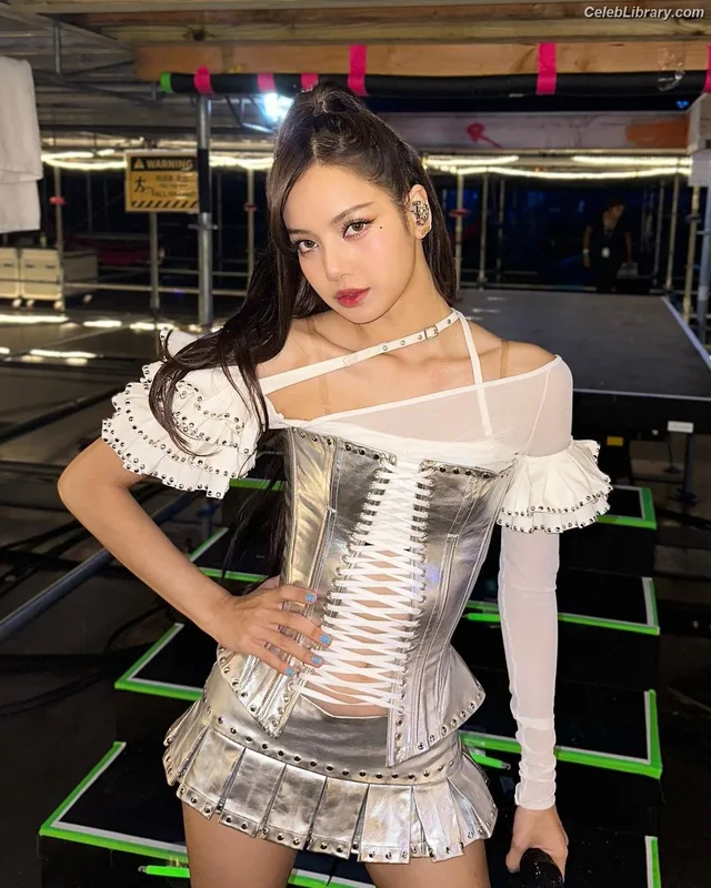 Lisa  BLΛƆKPIИK (Blackpink) photo 5 of 6190