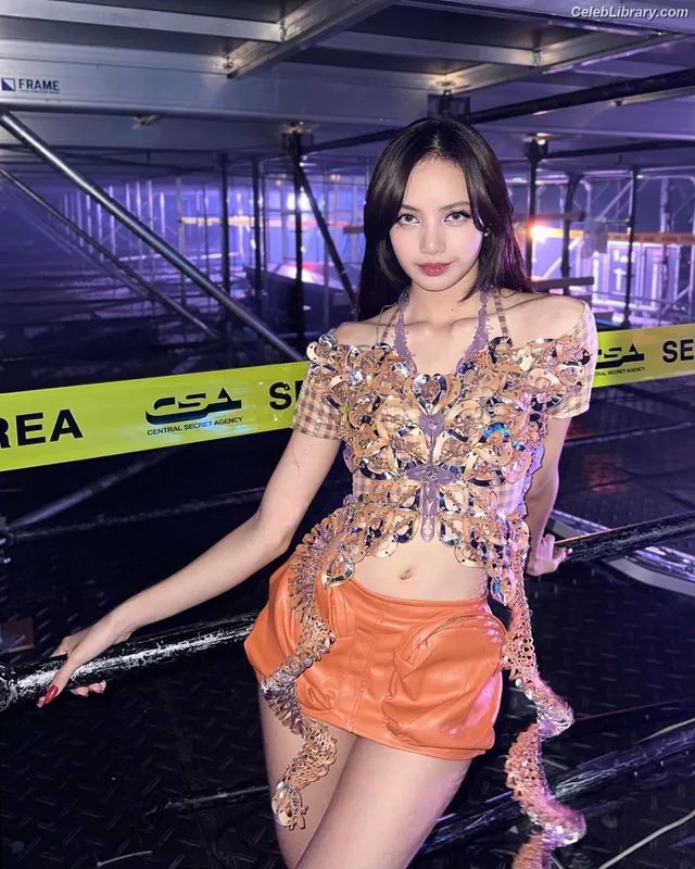 Lisa  BLΛƆKPIИK (Blackpink) photo 16 of 6190