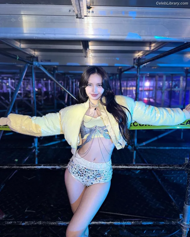 Lisa  BLΛƆKPIИK (Blackpink) photo 19 of 6190