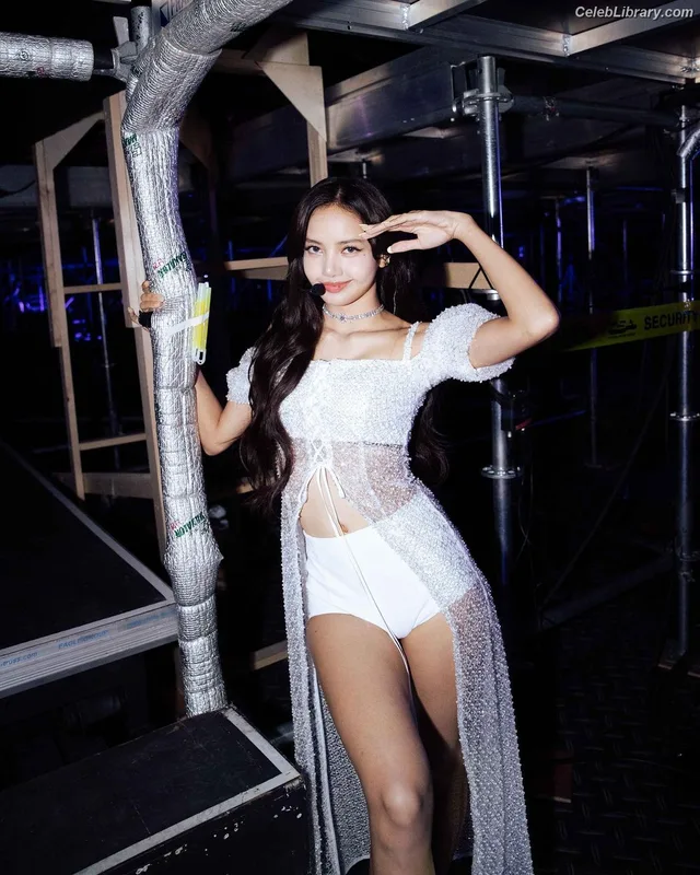 Lisa  BLΛƆKPIИK (Blackpink) photo 20 of 6190
