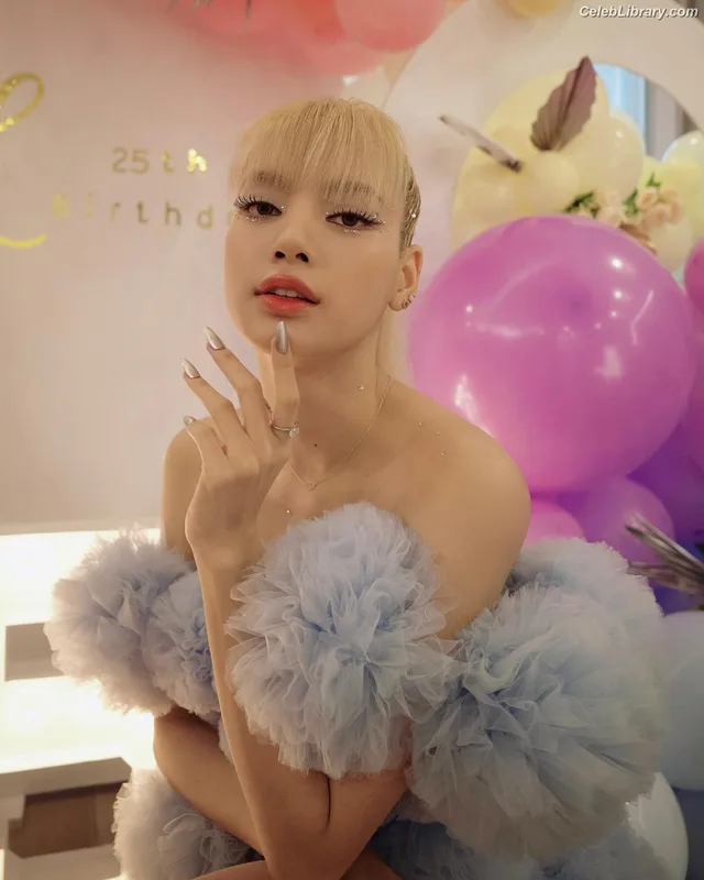 Lisa  BLΛƆKPIИK (Blackpink) photo 8 of 6190