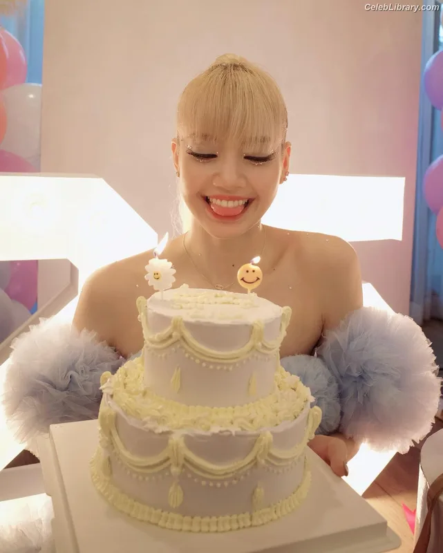 Lisa  BLΛƆKPIИK (Blackpink) photo 11 of 6190
